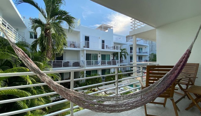Charming 2BR Downtown*Pool*Wifi*AC*Balcony*Hammock