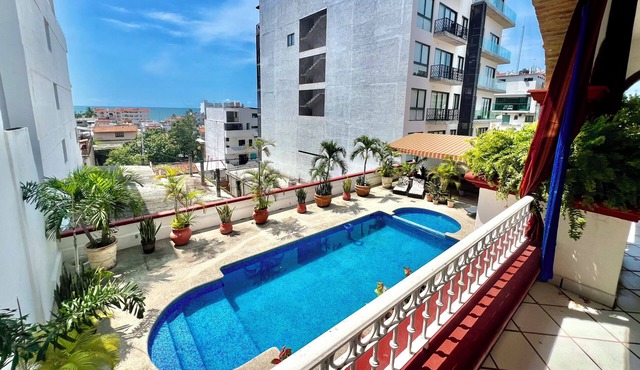 Charming 4-b/r house with fabulous views, near the beach, boardwalk & more