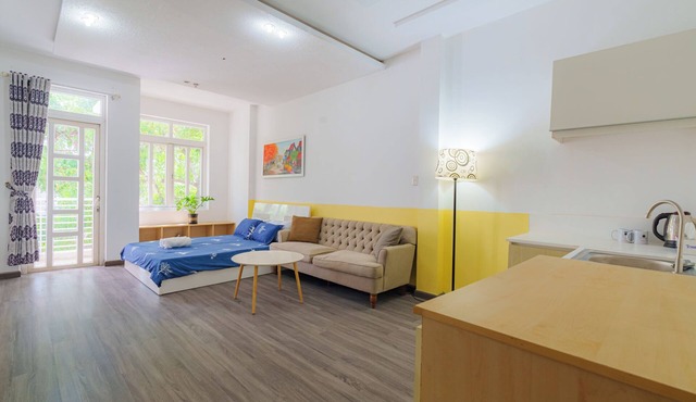 Charming 6-bedroom house-Max16People-1km to Bui Vien-CityCentral HCM