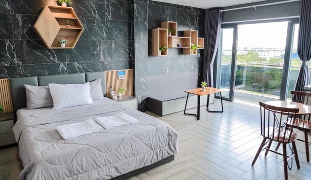 Cherry Hotel Bến Lức