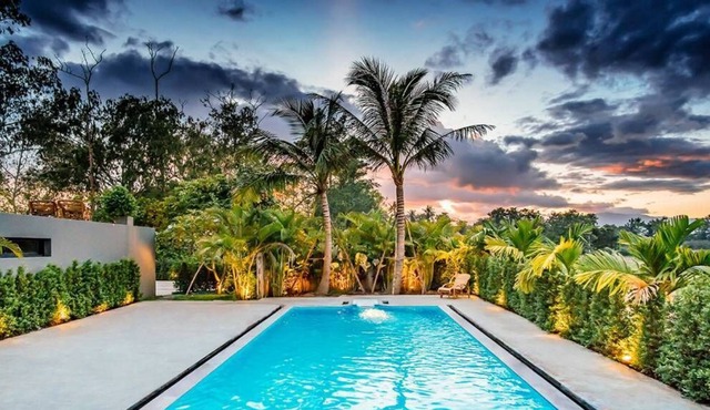 Chiang Mai Luxury Private Pool Villa (5 Bedrooms, Terrace Views, Hi-Speed WiFi)
