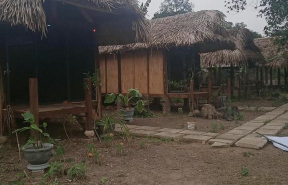 Chin house