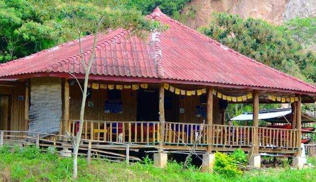 Chomdoy Bungalow & Restaurant