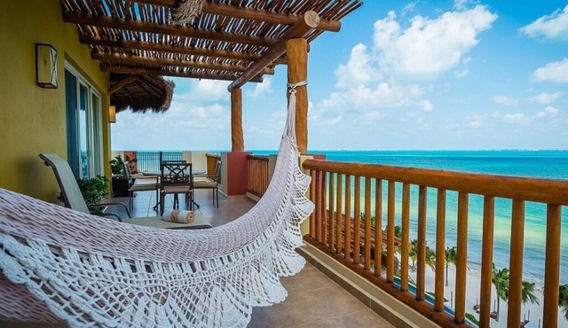 Christmas Week in Cancun: 3 Bedroom Oceanfront Suite