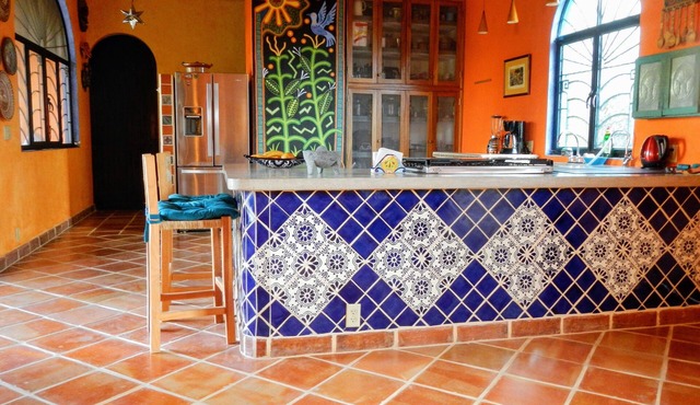 CLOSE TO BEACH, PRIVATE HOME, GARDEN, WALKING DISTANCE TO EVERYTHING