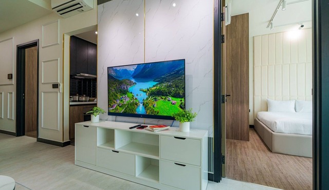 Clover Luxury Apt D4 2br2wc River view high-end amenities