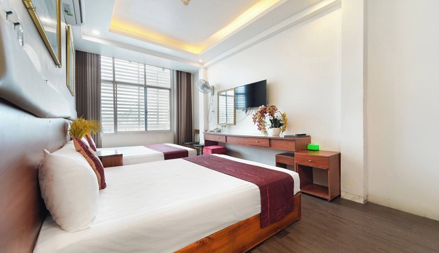 Collection O Eva Hotel District 8 Near Ben Thanh Market