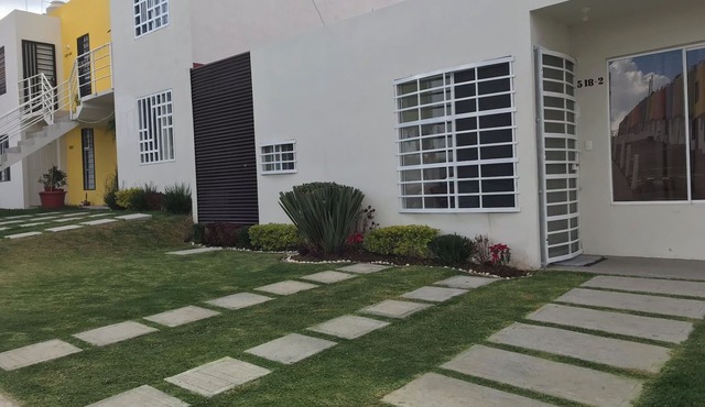Comfortable and beautiful house on the shores of Morelia with garden and city view.