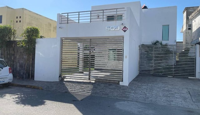 Comfortable family home close to the beach and with a large yard for your pet. in Tampico
