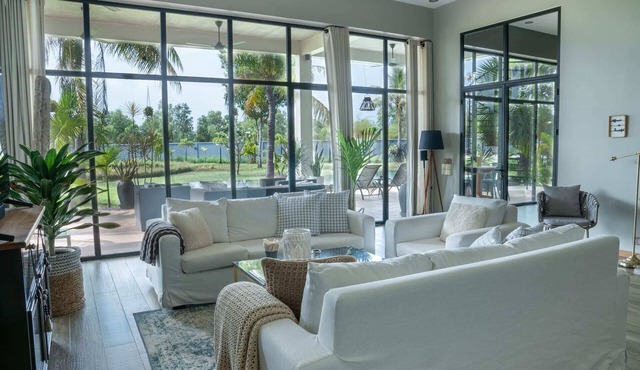 Comfy Contemporary Villa with Beautiful Pool and Garden