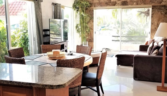 Condo Bellmare B2 Bedroom Water front lagoon 3 steps to Pool.1 Min.from beach