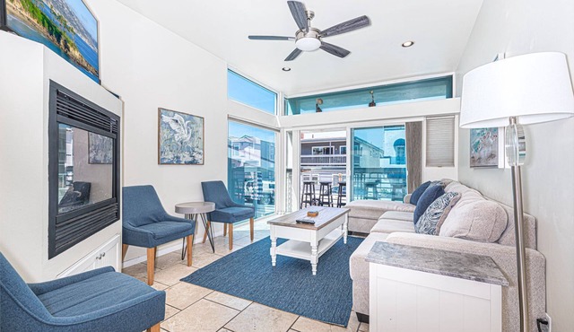 Cool Coastal Tri-Level Condo with Ocean Views! Right Side in Newport Beach