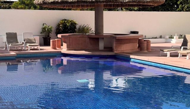 Costera Acapulco, Zona Dorada, Spacious Apartment 300 mts from the sea