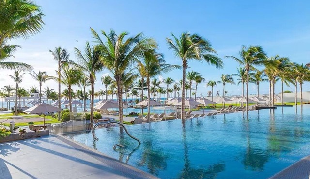 Cozy 2-bedroom apartment in charming Cancun with AC, WiFi, fitness room