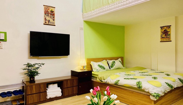 Cozy Camellia's home in Old Qualter