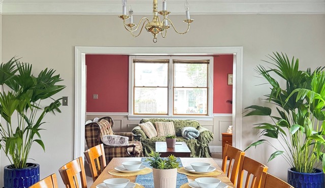 Cozy Cape Cod Home 20 Minutes from Philadelphia in Brookhaven