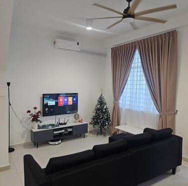 COZY Homestay Kundang Rawang Gamuda Garden KL 15 people