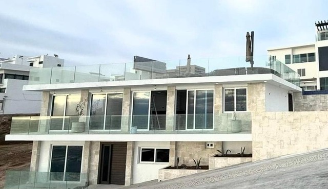 Cozy lower level Villa on the pacific in Tijuana