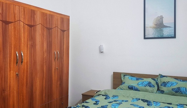 Cozy Queen Bedroom & Balcony in friendly Homestay Linterna