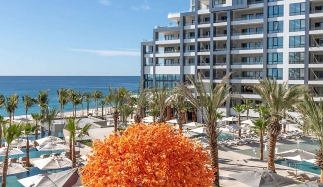 Cozy room in a resort with AC, WiFi. Free Yoga, Gym, & beach bike at the resort