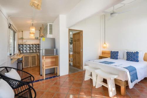 Cozy Studio Steps from Beach & Surf