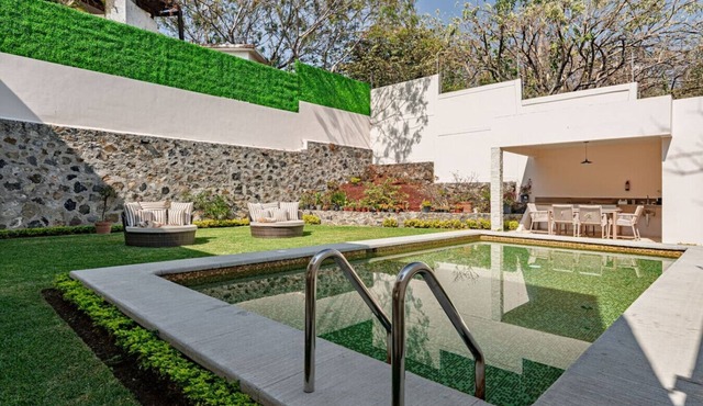 Cuernavaca Private Pool & Outdoor Grill for Groups in Casa Blanca