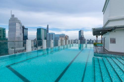 De Lux Central Studio next Hyatt ,Opera House ,Benthanh ,Pool,Gym