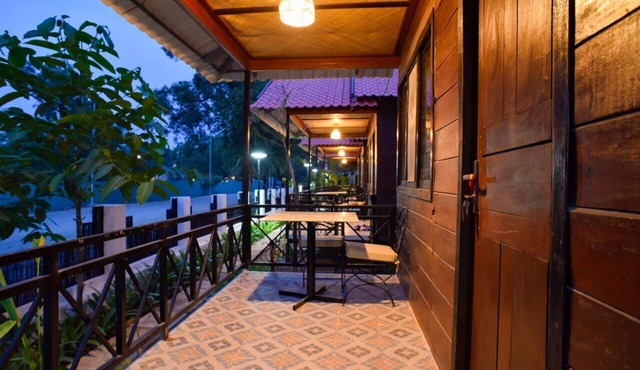 Deluxe Bungalow With Garden View