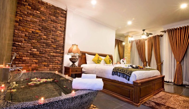 Deluxe Pool view with Breakfast - 02 minutes to Old market area - Free Pick Up