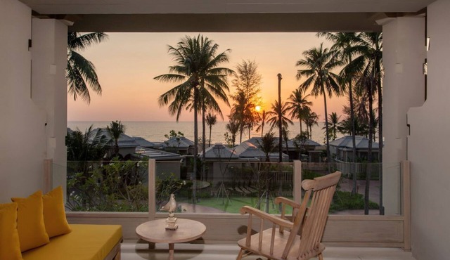Devasom Beach Resort & Villas - Seaside Grand Deluxe in Tambon Khuekkhak