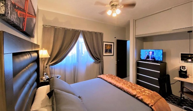 Dickinson Guest House, Guadalajara Expo
