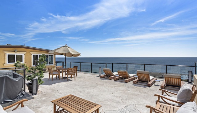 Direct Beach access/Ocean View Performing Arts Haven in Laguna Beach