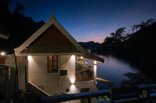 Dokchampa River View Villa
