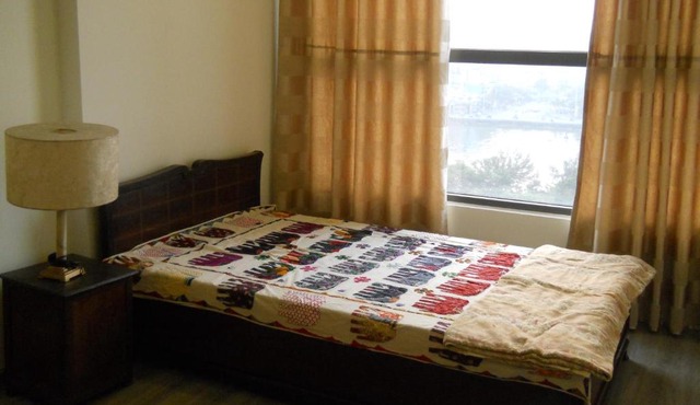 DON'S bedroom for only 1 male guest