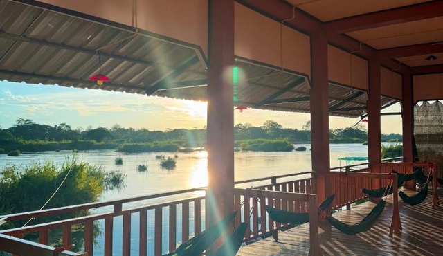 DONDET Suns down 1 Guesthouses riversides view