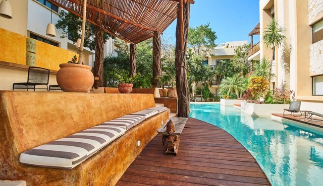 Dorian Gray- Pool & Beach Club Access&300mbps WIFI
