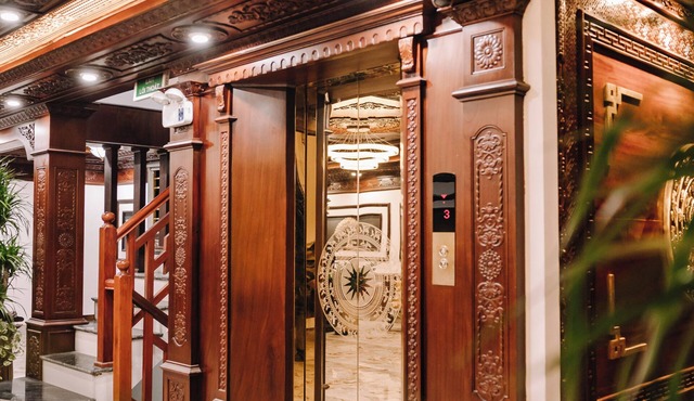 Doris Luxury Hotel