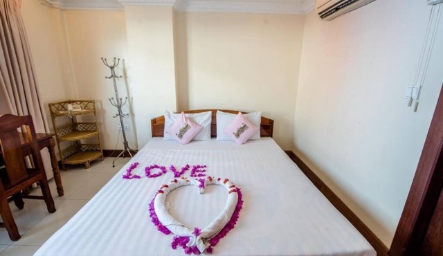 Double room with AC in Krong Battambang