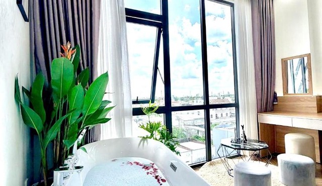 Dr402 Modern Studio W Bathtub and City Views