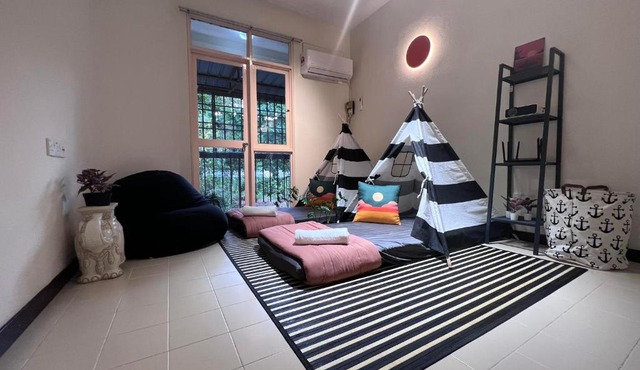 EE's Sunset House - Homestay 3 min walk to beach