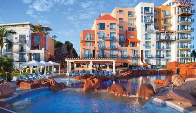 El Cid Marina Beach Hotel | 1BR King Suite in Mazatlán