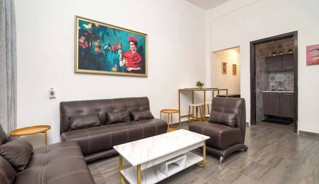 Elegant Historic 2BR with Quiet Patio Walk to Zocalo