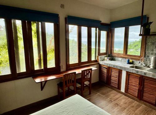 Estudio con vista al mar, AC, WIFI Starlink, Parking
