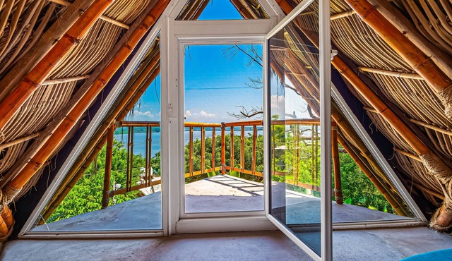 Experience Coastal Bliss in Isla Navidad - Stunning Waterviews in La Culebra