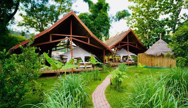 Explorer Tent - Luxurious Glamping in the Nature