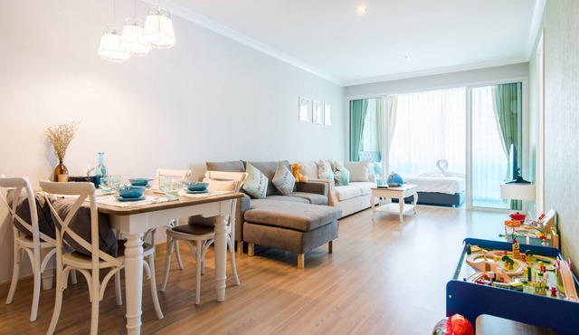 Family-Friendly 3BR Suite Free Water Park Walk to Beach & Cicada Night Market