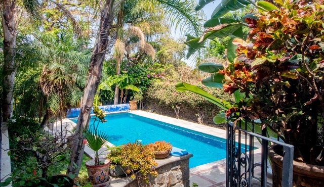 Family Friendly Walled Villa w/Solar Heated Pool