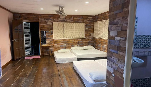Fisherman's Hut Homestay