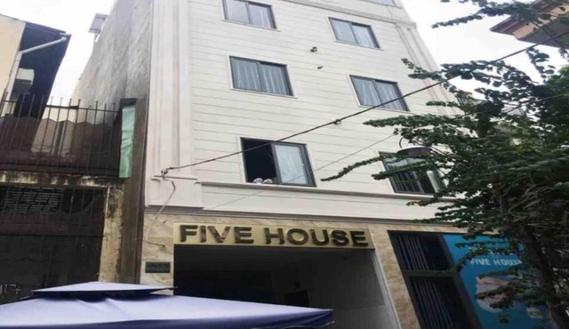 Five House Condominium #21