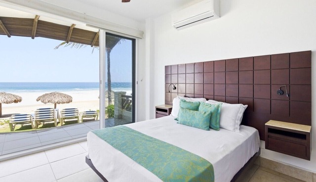 Four bedroom, ocean front, Vivo Resorts, Palmarito in Bajos de Chila